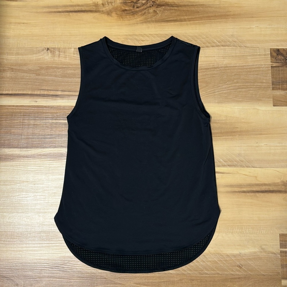Women’s Uniqlo muscle tee - black
